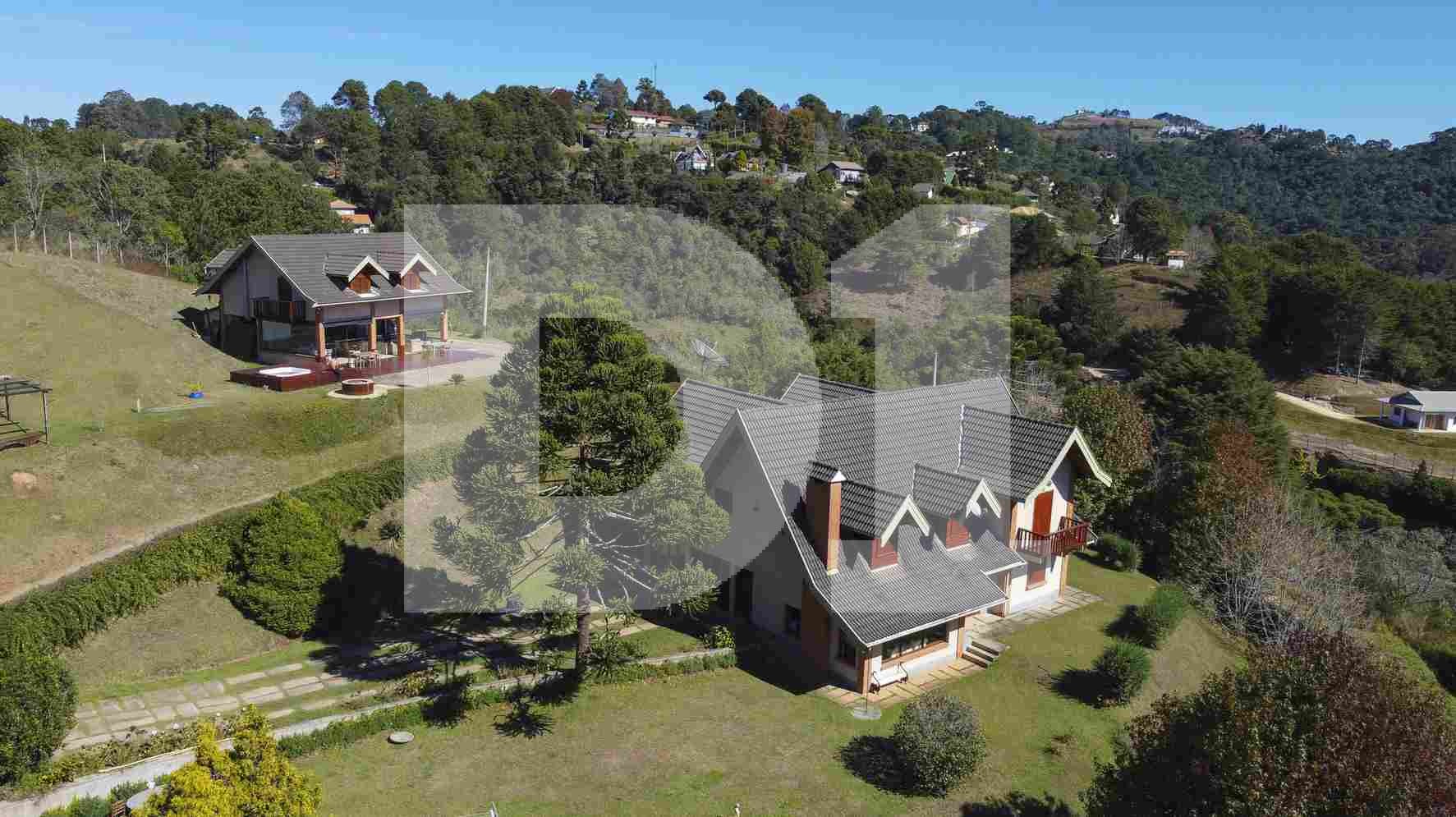 S. da Mantiqueira - Campos do Jordão/SP - Terreno c/ 3 casas de ~700 m² (a.c.) e 5.821 m² (a.t.), localizado em Campos Do Jordão - SP