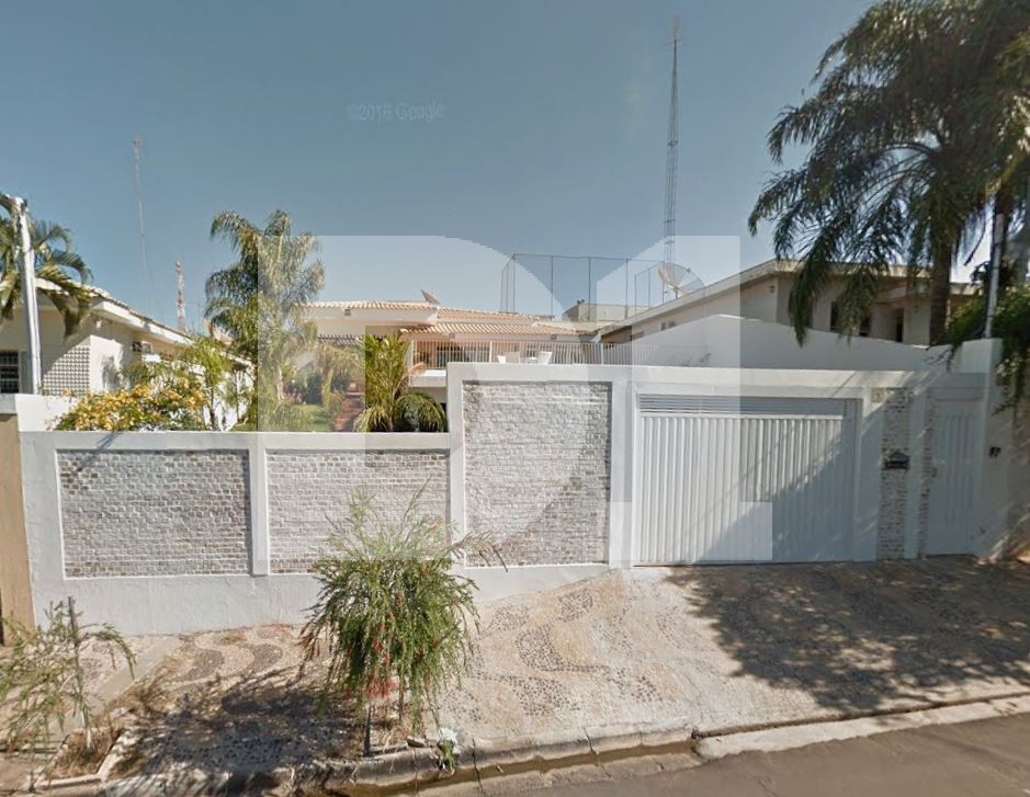 Imagem do imóvel Casa - 327,53 m² (a.c.) e 600 m² (a.t.) Casas - Casa - 327,53 m² (a.c.) e 600 m² (a.t.)